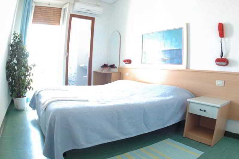 מארוטה Hotel Miramare מראה חיצוני תמונה