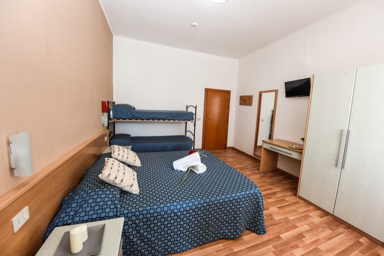 מארוטה Hotel Miramare מראה חיצוני תמונה
