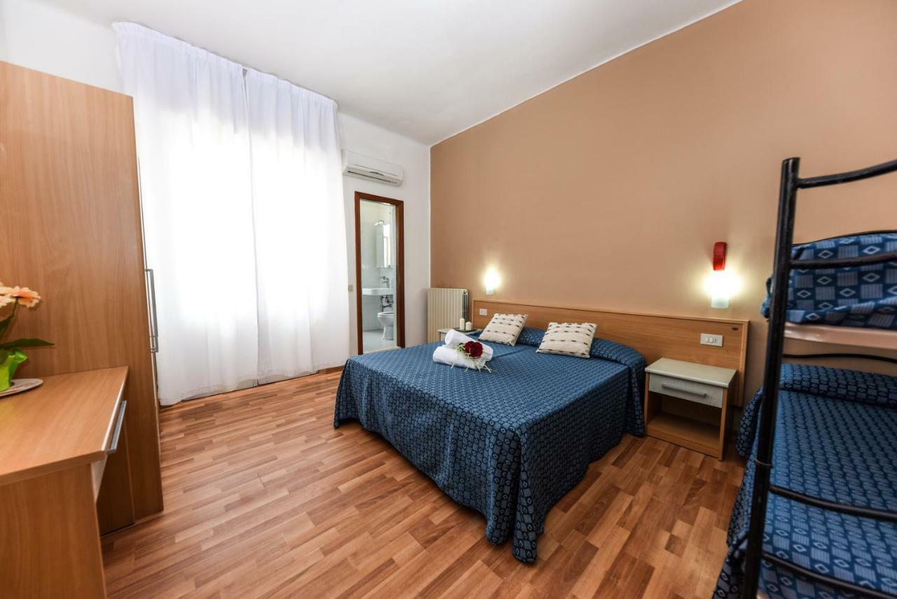מארוטה Hotel Miramare מראה חיצוני תמונה