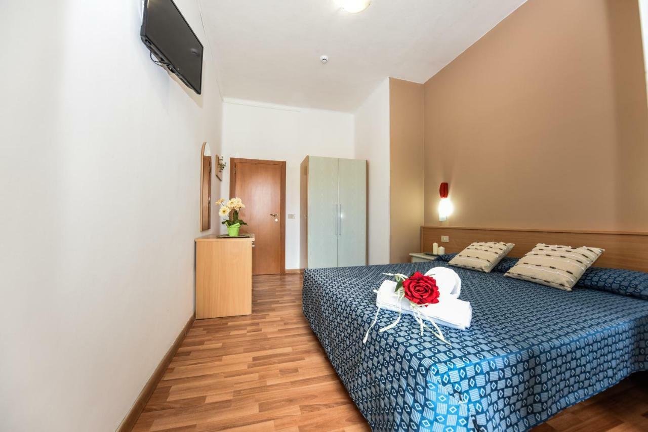 מארוטה Hotel Miramare מראה חיצוני תמונה