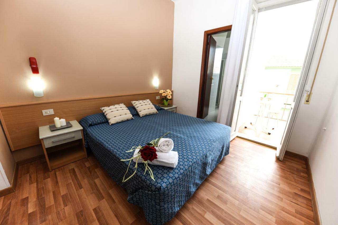 מארוטה Hotel Miramare מראה חיצוני תמונה